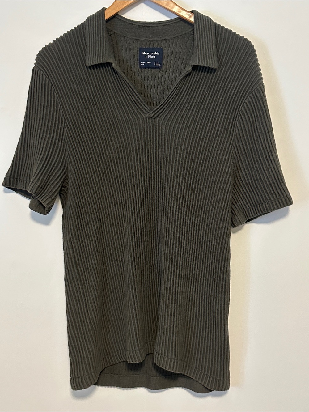 Abercrombie & Fitch Gray Ribbed V‑Neck Johnny Collar Polo Tee